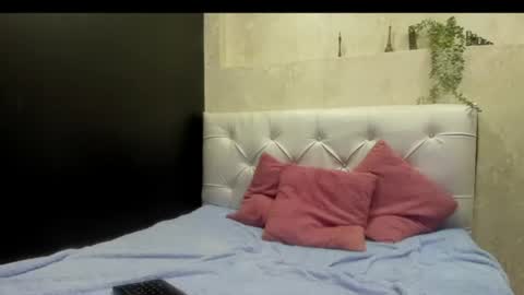 Snapshot of emilydolly_ chatting on 06-10-26, 09:19 Emily online show from 06-10-26, 09:19