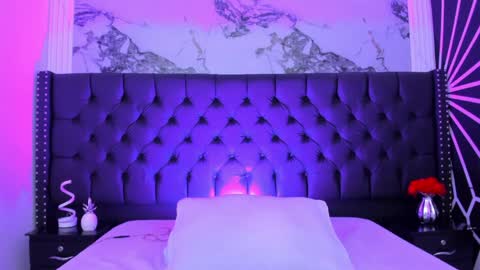 Emily online show from 04-09-26, 06:19