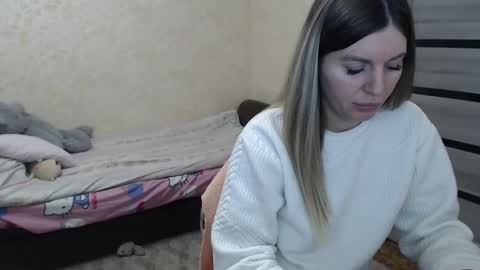 Snapshot of emilyfork chatting on 12-19-25, 04:36 emilyfork online show from 12-19-25, 04:36