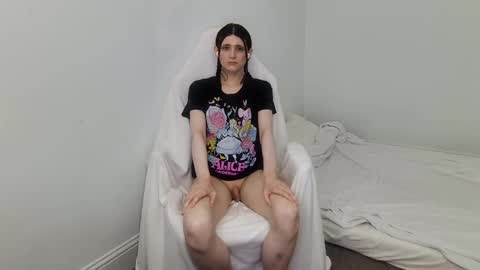 emilyfox5 online show from 11-18-25, 11:15