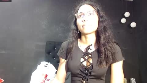 Snapshot of emilygomezz chatting on 02-09-25, 11:25 Emily online show from 02-09-25, 11:25