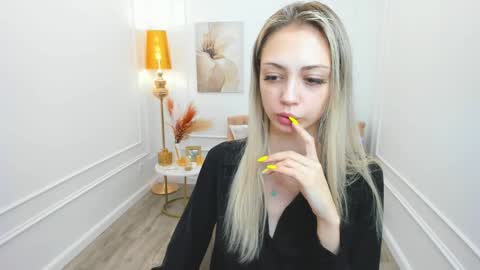 Emily online show from 04-08-26, 07:47