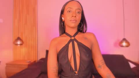 Snapshot of emilyhaan_ chatting on 12-18-25, 07:53 Emily online show from 12-18-25, 07:53