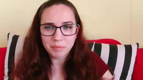 Snapshot of emilyhotflirt chatting on 06-11-26, 01:31 Emily online show from 06-11-26, 01:31