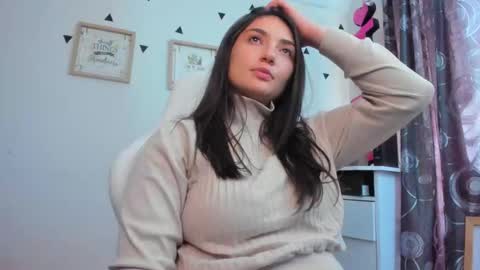 Emily Jang online show from 11-10-25, 04:17