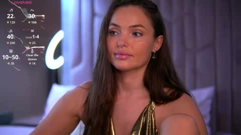 Snapshot of emilyjuarez chatting on 10-05-25, 11:41 Emily online show from 10-05-25, 11:41