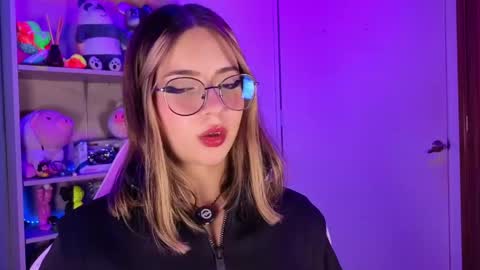 VALEEEN online show from 05-04-26, 03:19