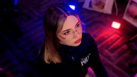 Snapshot of emilykarterr chatting on 07-11-26, 03:59 VALEEEN online show from 07-11-26, 03:59