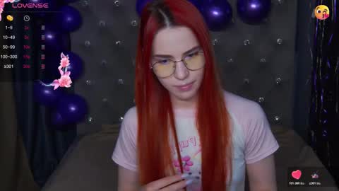 Snapshot of emilykents chatting on 11-13-25, 01:15 EmilyKents online show from 11-13-25, 01:15