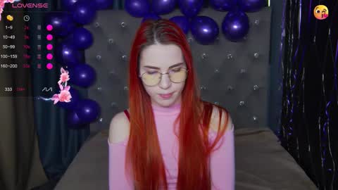 Snapshot of emilykents chatting on 11-17-25, 02:06 EmilyKents online show from 11-17-25, 02:06