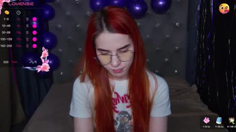 Snapshot of emilykents chatting on 11-22-25, 02:21 EmilyKents online show from 11-22-25, 02:21