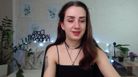 Emyli online show from 01-19-25, 12:49