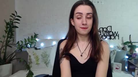 Emyli online show from 02-04-25, 09:20