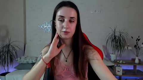 Emyli online show from 10-08-25, 04:59