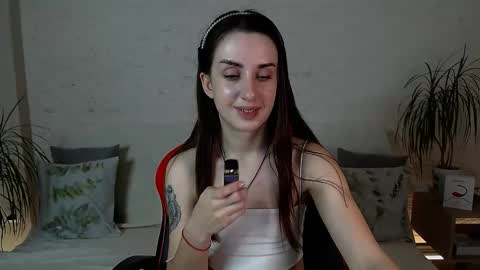 Emyli online show from 11-20-25, 01:39