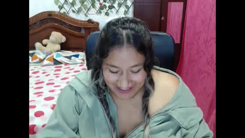 Snapshot of emilylove14 chatting on 12-28-24, 05:33 Emily Cortez online show from 12-28-24, 05:33