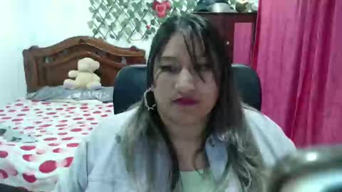 Snapshot of emilylove14 chatting on 01-13-25, 03:45 Emily Cortez online show from 01-13-25, 03:45