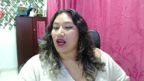 Snapshot of emilylove14 chatting on 02-19-25, 02:01 Emily Cortez online show from 02-19-25, 02:01