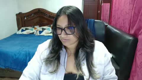 Snapshot of emilylove14 chatting on 11-02-25, 04:37 Emily Cortez online show from 11-02-25, 04:37