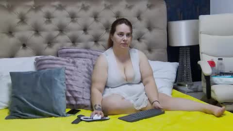 Snapshot of emilymaze chatting on 02-02-26, 05:06 Emily online show from 02-02-26, 05:06