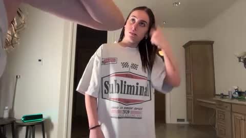 Snapshot of emilyparkerrr chatting on 02-26-26, 10:36 emilyparkerrr online show from 02-26-26, 10:36