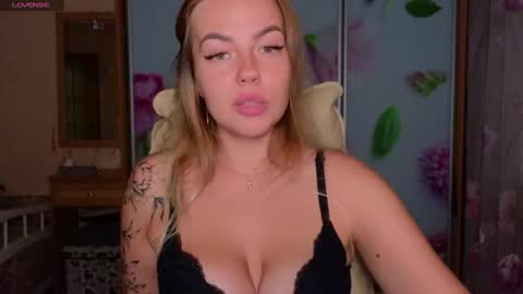 Emily Robbie online show from 09-20-25, 05:25