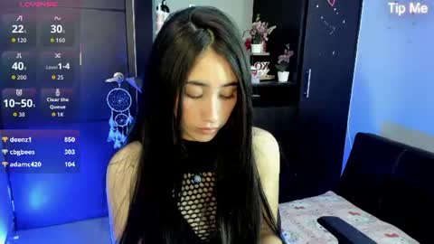 Snapshot of emilytafur chatting on 06-14-26, 02:24 Emy online show from 06-14-26, 02:24