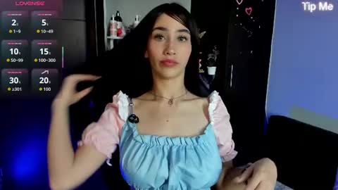 Snapshot of emilytafur chatting on 06-14-26, 09:17 Emy online show from 06-14-26, 09:17