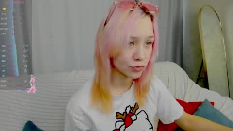 Snapshot of emilytrase chatting on 04-16-26, 01:06 Betty online show from 04-16-26, 01:06