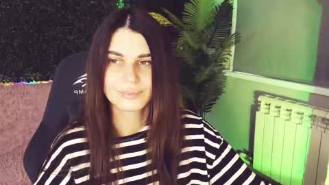 Emily online show from 10-04-25, 01:58