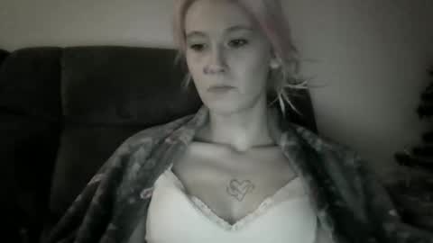 emilywarren296 online show from 11-12-25, 12:16