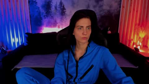Emily online show from 12-19-24, 08:23