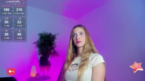 Snapshot of emilywillis8 chatting on 09-22-25, 01:24 E M I L Y online show from 09-22-25, 01:24