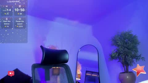 Snapshot of emilywillis8 chatting on 10-08-25, 12:25 E M I L Y online show from 10-08-25, 12:25