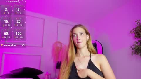Snapshot of emilywillis8 chatting on 10-18-25, 03:02 E M I L Y online show from 10-18-25, 03:02