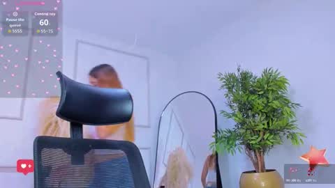 Snapshot of emilywillis8 chatting on 12-03-25, 02:04 E M I L Y online show from 12-03-25, 02:04