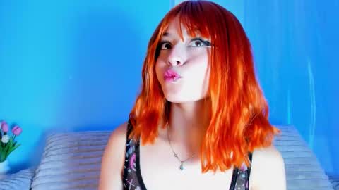 Snapshot of emilywithe_ chatting on 10-10-25, 11:15 online show from 10-10-25, 11:15