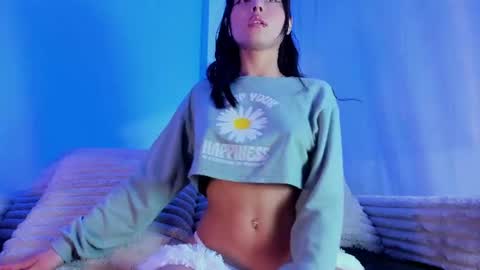 Snapshot of emilywithe_ chatting on 07-13-26, 11:29 online show from 07-13-26, 11:29