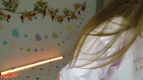 Emily online show from 04-06-26, 12:08