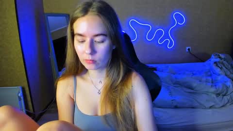 Snapshot of emilyy____ chatting on 04-26-26, 08:17 Emily online show from 04-26-26, 08:17