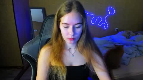 Snapshot of emilyy____ chatting on 05-11-26, 07:11 Emily online show from 05-11-26, 07:11