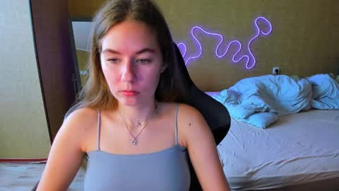 Snapshot of emilyy____ chatting on 05-12-26, 10:56 Emily online show from 05-12-26, 10:56