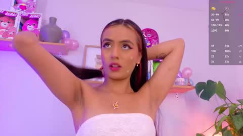 Snapshot of emilyy_bank chatting on 12-19-25, 07:32 Emily Bank online show from 12-19-25, 07:32