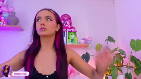 Snapshot of emilyy_bank chatting on 01-09-26, 07:59 Emily Bank online show from 01-09-26, 07:59