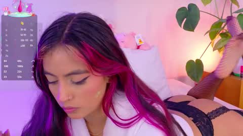 Snapshot of emilyy_bank chatting on 01-13-26, 07:52 Emily Bank online show from 01-13-26, 07:52