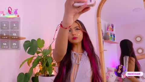 Snapshot of emilyy_bank chatting on 02-03-26, 08:25 Emily Bank online show from 02-03-26, 08:25