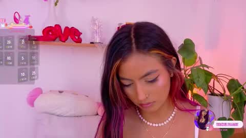 Snapshot of emilyy_bank chatting on 02-14-26, 08:05 Emily Bank online show from 02-14-26, 08:05