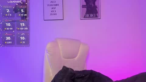 Emily  online show from 01-10-26, 04:09