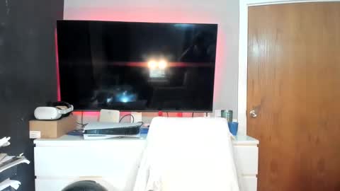 Snapshot of emliyjamesmjb chatting on 12-05-24, 06:11 emliyjamesmjb online show from 12-05-24, 06:11