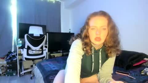 Snapshot of emliyjamesmjb chatting on 01-23-25, 09:39 emliyjamesmjb online show from 01-23-25, 09:39